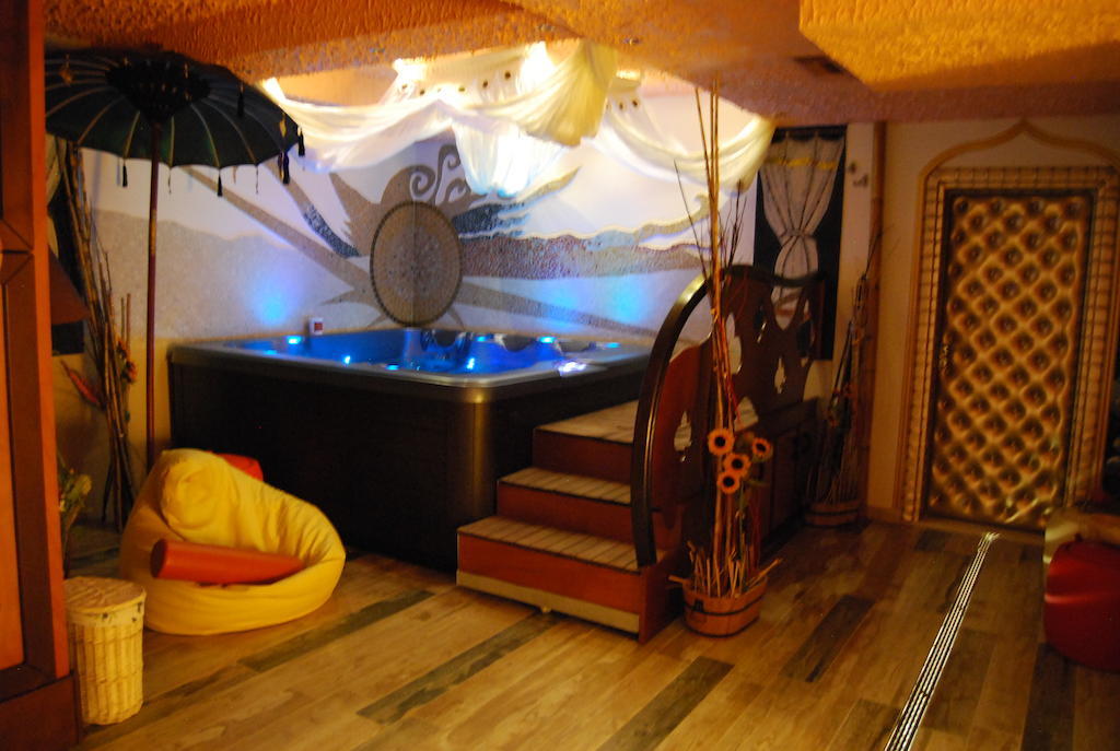 2 Kitarrat Boutique Hotel & Spa Durrës Eksteriør billede